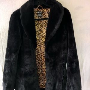 Brand WET SEAL BLK FAUX COAT LINED IN LEOPARD SZ L